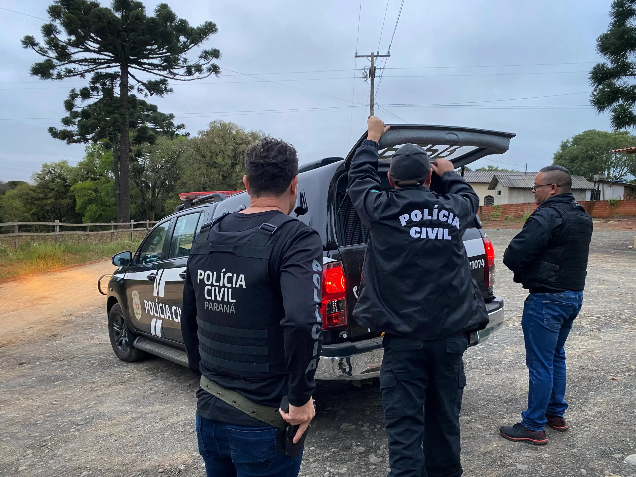 Polícia prende dois homens condenados por estupro de vulnerável em Palmeira