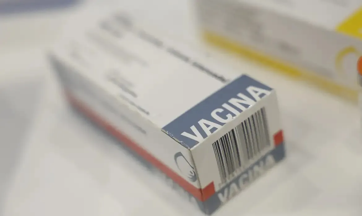 Fiocruz firma acordo em prol de vacinas com Instituto Pasteur e Sanofi