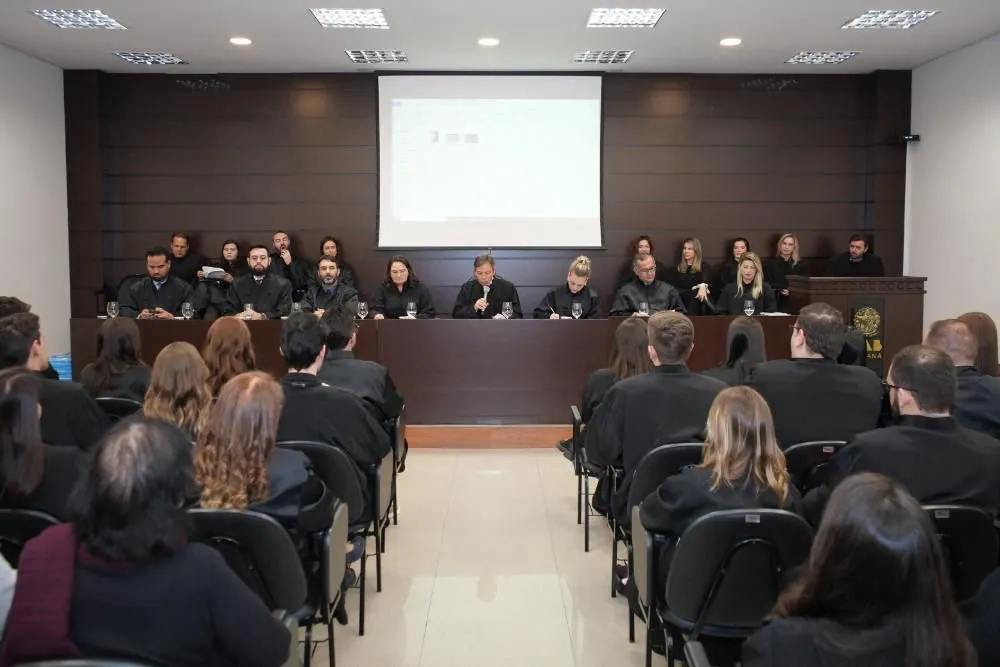 Em clima de coragem e reflexão, 40 novos advogados assumem a profissão