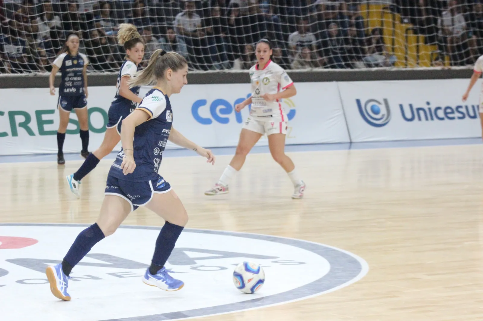 Stein Cascavel defende a liderança contra a Female
