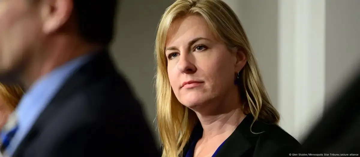 Deputada democrata e marido são mortos por atirador nos EUA