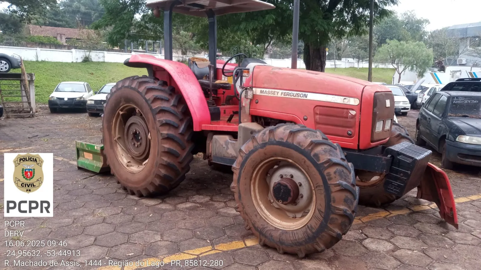 Trator furtado em Nova Santa Rosa é recuperado em Cascavel