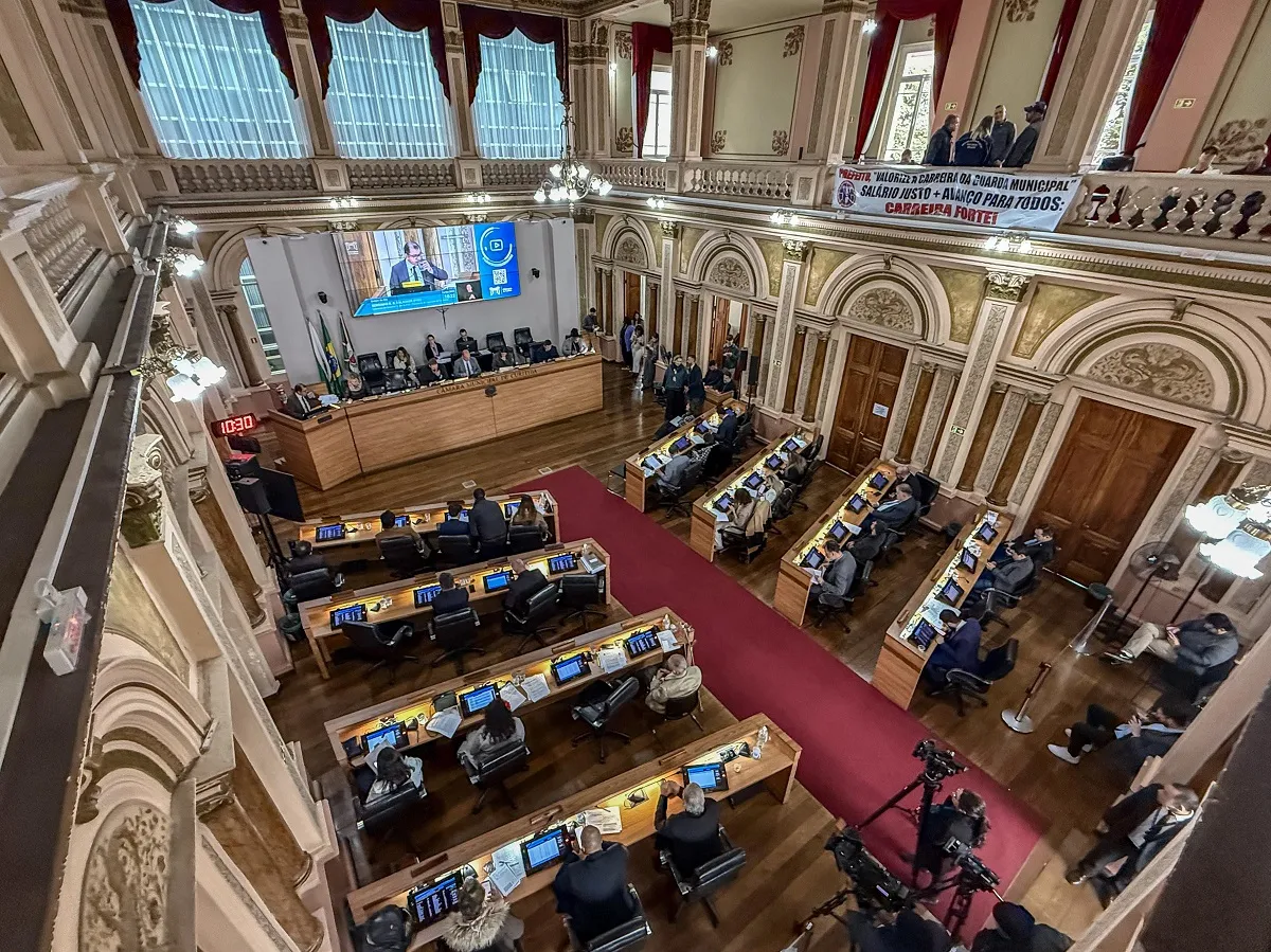 Vereadores de Curitiba querem criar 70 novos cargos comissionados