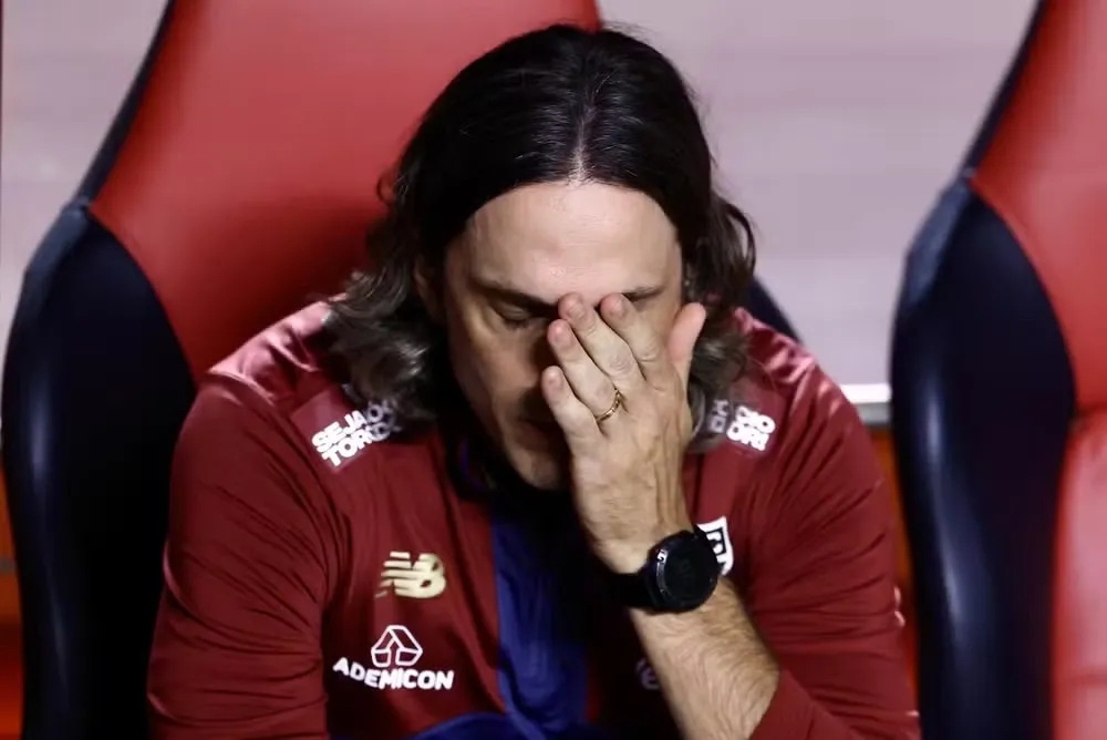 Zubeldía deixa o comando do São Paulo, e Crespo negocia retorno