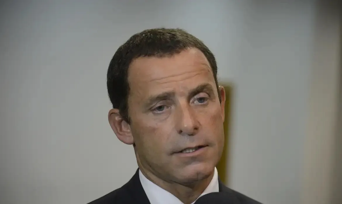 Justiça manda soltar ex-secretário da Polícia Civil do Rio