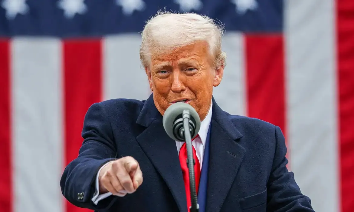 Trump não confirma se planeja atacar o Irã e afirma ser “tarde demais” para acordo nuclear