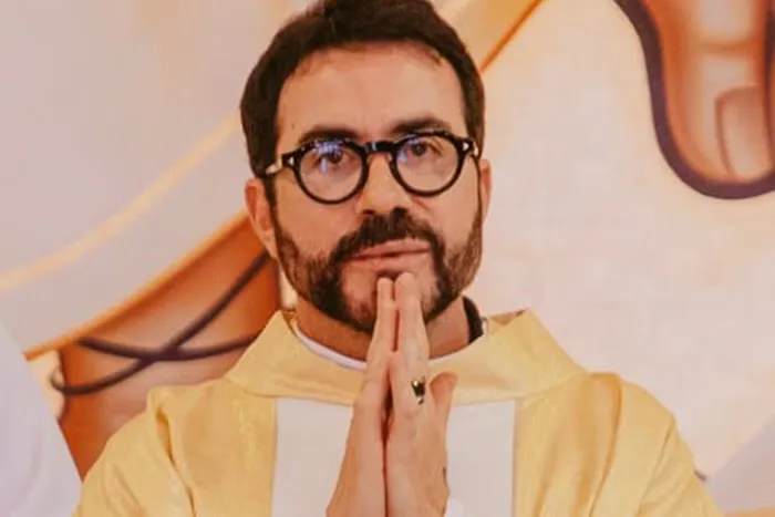 Padre Fábio de Melo é denunciado ao Vaticano após polêmica em cafeteria