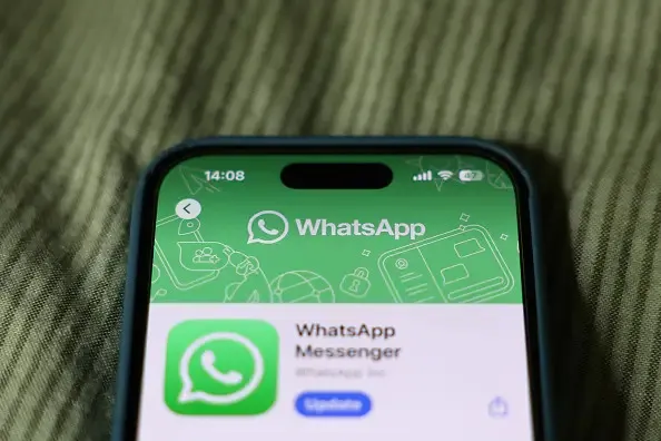 Por que Irã está pedindo para população excluir WhatsApp de celulares