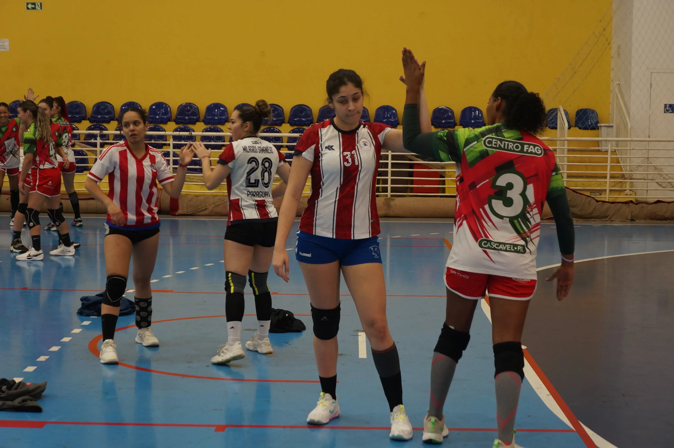 Handebol une Cascavel e Paraguai