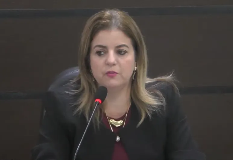 Márcia Baldini destaca investimentos e alerta para desafios na rede municipal de ensino