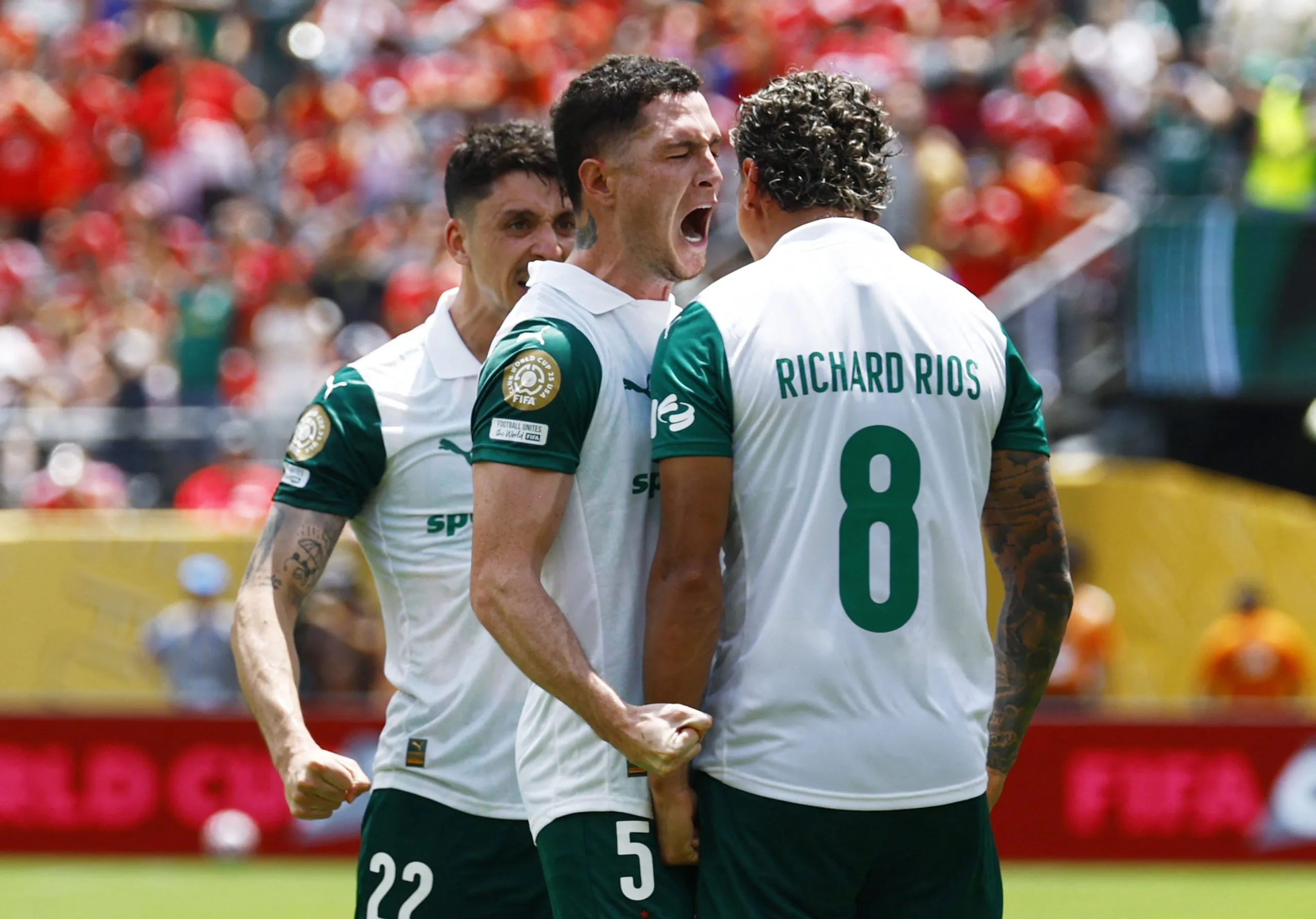 Palmeiras vence o Al Ahly, assume a liderança e segue invicto na Copa do Mundo de Clubes