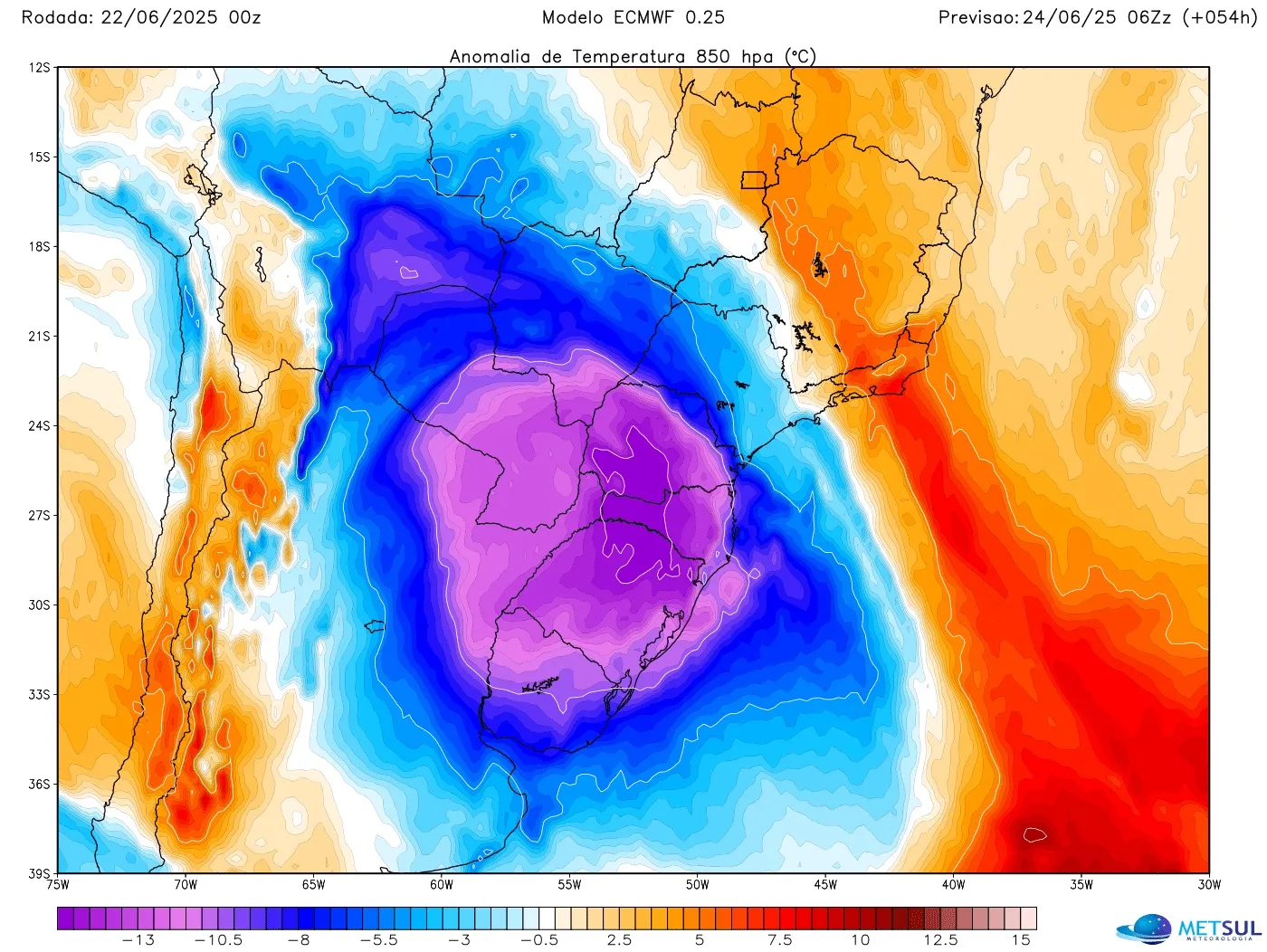 Duas poderosas massa de ar polar trarão onda de frio intensa e longa