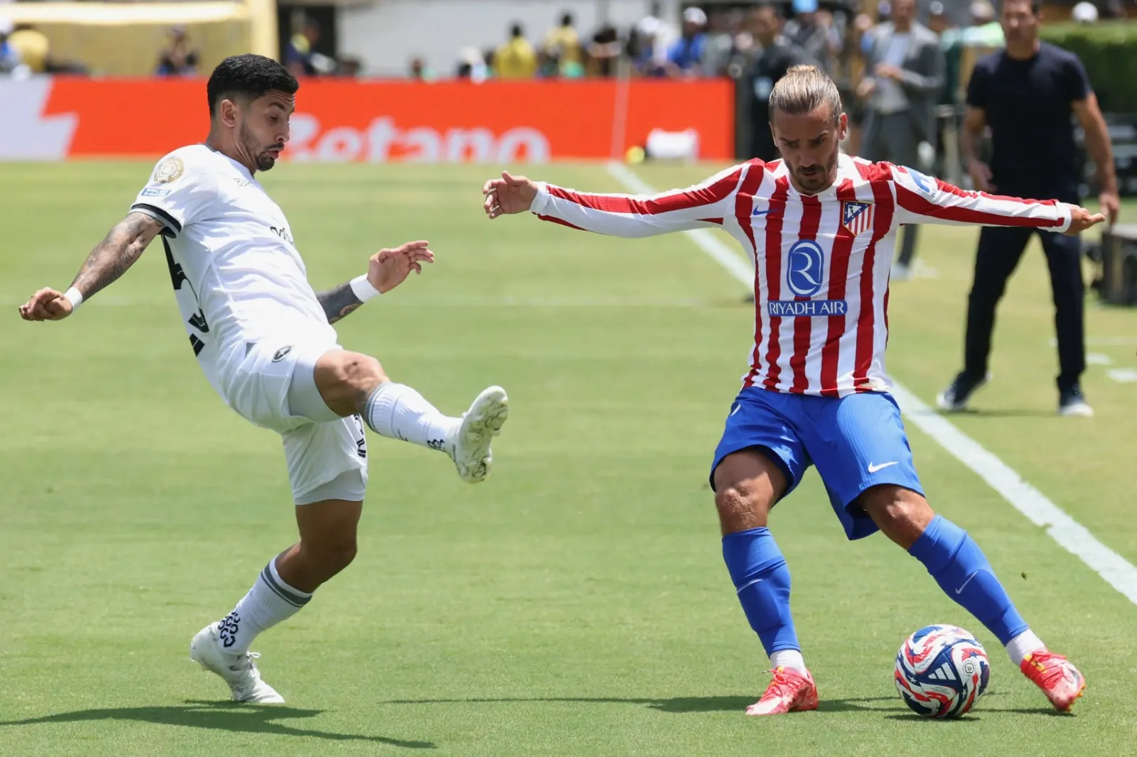 Botafogo perde para o Atlético de Madrid por 1 a 0 e fica em segundo lugar no Grupo B