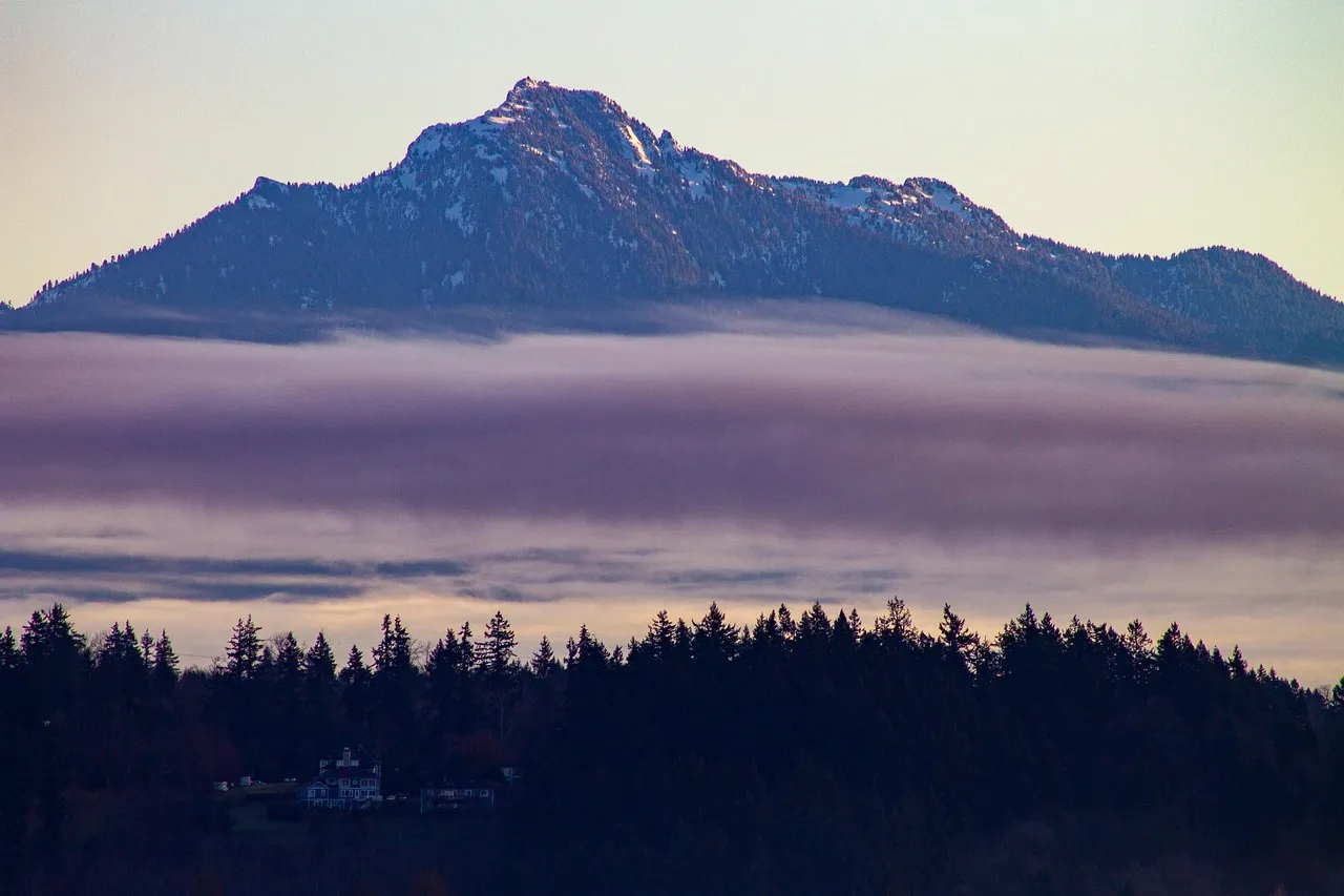 Atleta aponta despreparo de turistas em trilha de vulcão na Indonésia