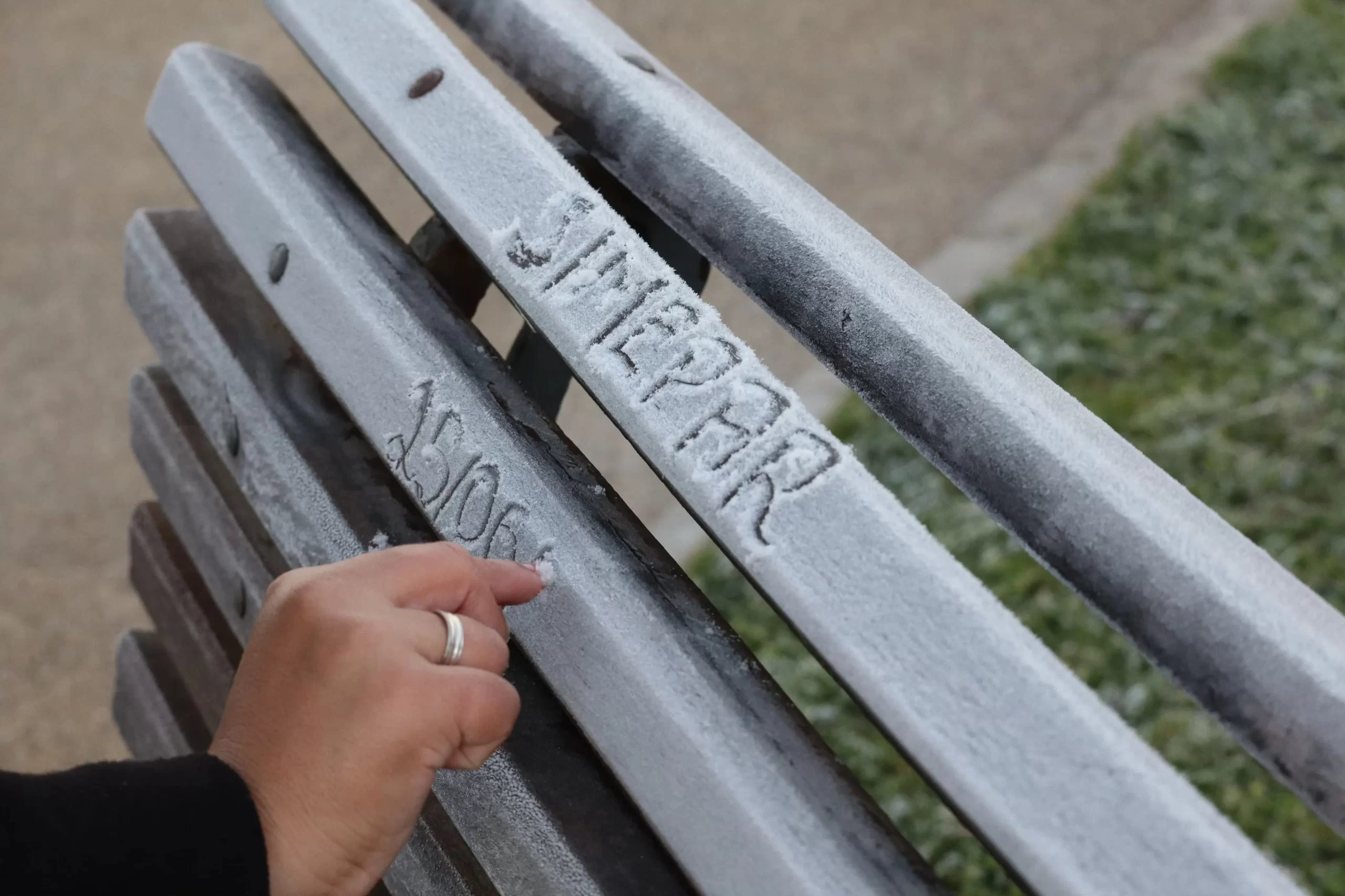 Geada intensa transforma paisagens em Cascavel e surpreende moradores