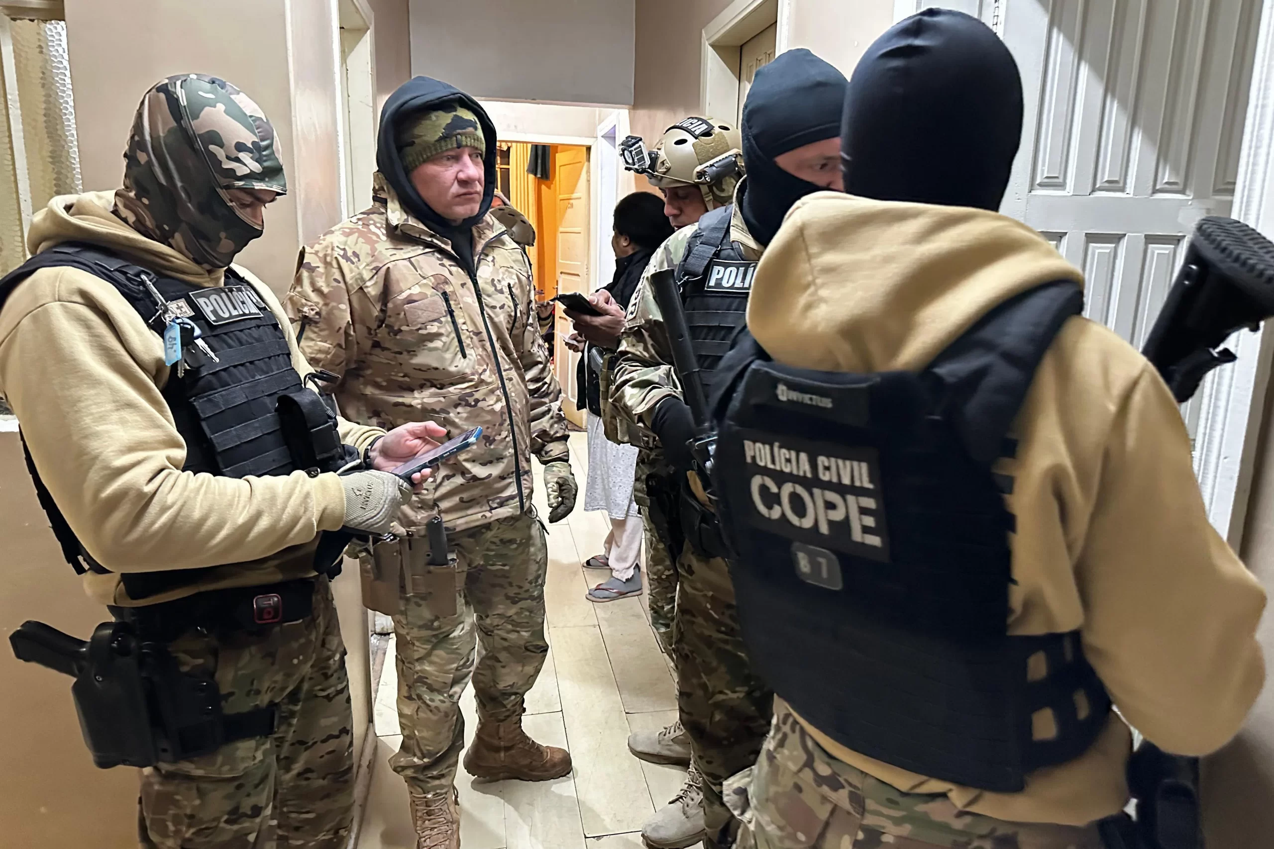 Polícia cumpre 172 mandados em megaoperação contra grupo que controlava o tráfico em Curitiba