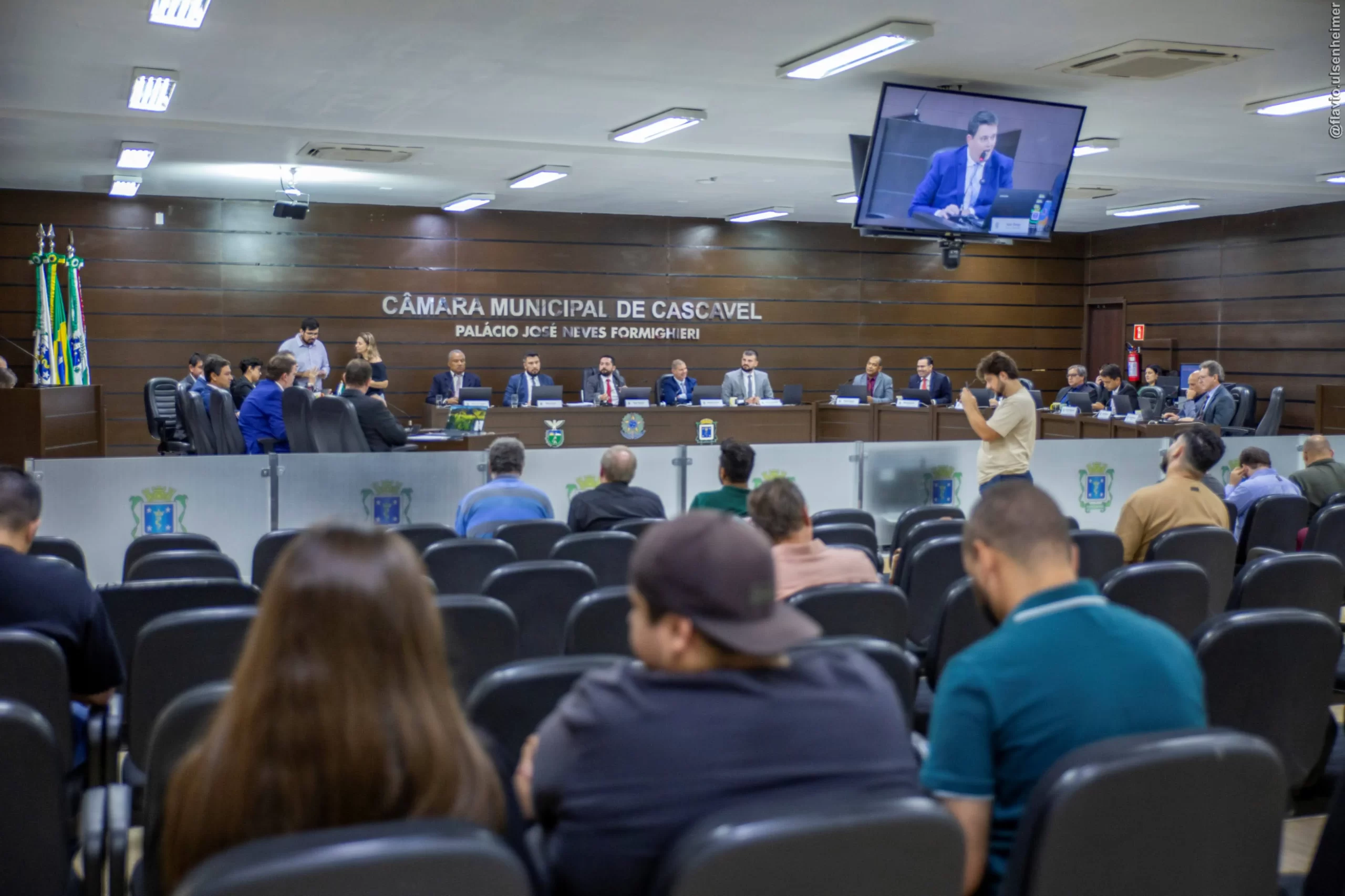 Comissão da “CPI do Professor Monstro” é oficialmente formada