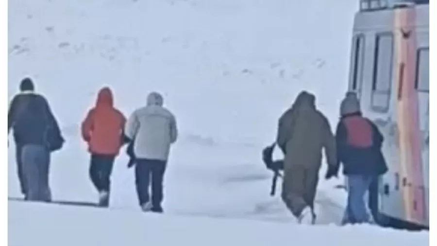 Grupo com 19 brasileiros fica preso em nevasca no Chile e aguarda resgate