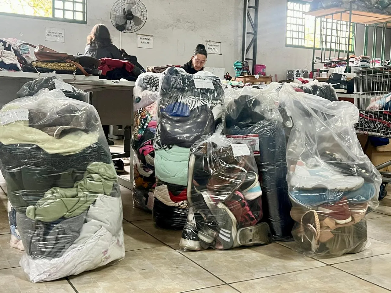 Campanha do Agasalho da Prefeitura de Curitiba ultrapassa 100 mil peças arrecadadas