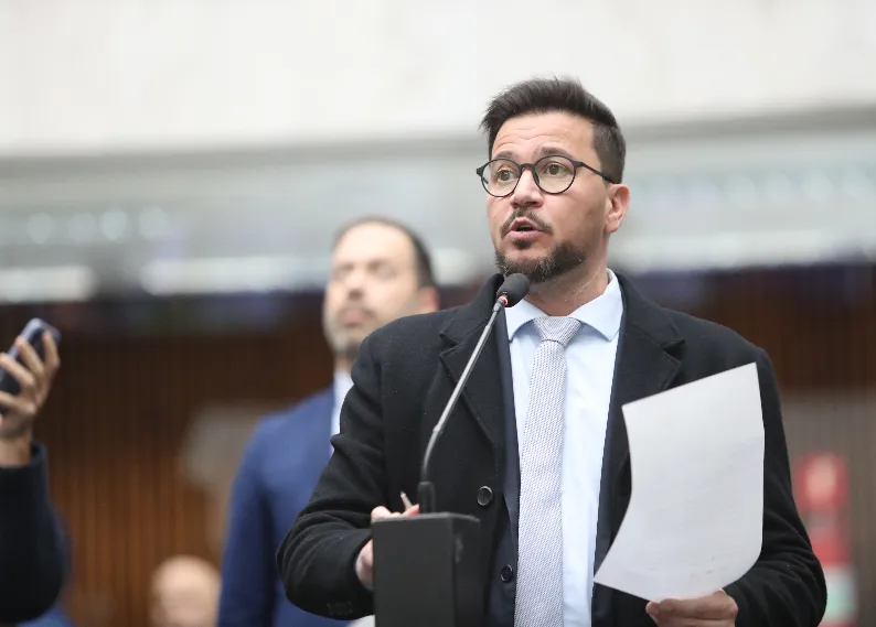 “Baixo índice de vacinação é resultado do negacionismo”, alerta deputado Arilson