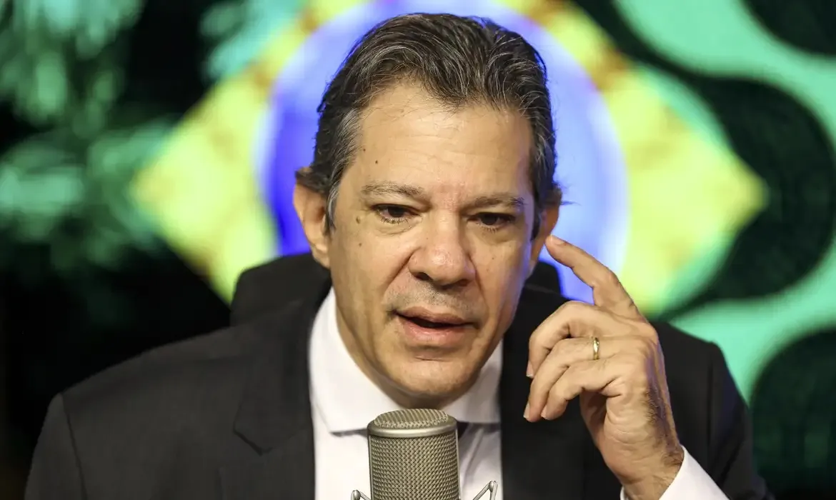 Brasil não sairá da mesa de negociação com EUA, diz Haddad