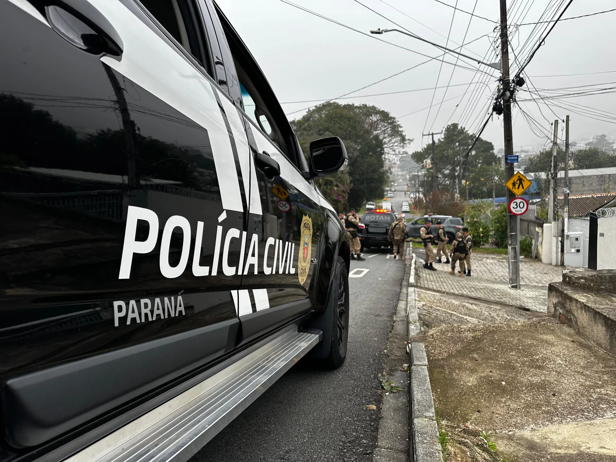 Polícia investiga morte de americano e sul-africana em Curitiba