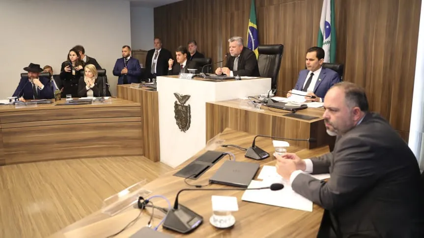 Conselho de Ética da Alep aprova suspensão de Renato Freitas por 30 dias
