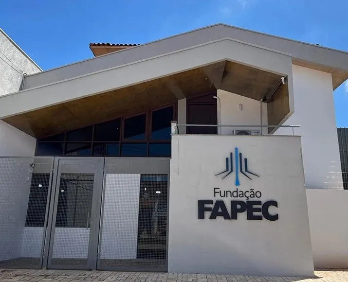 Governo do Paraná suspende contrato polêmico de R$ 38 milhões com Fapec