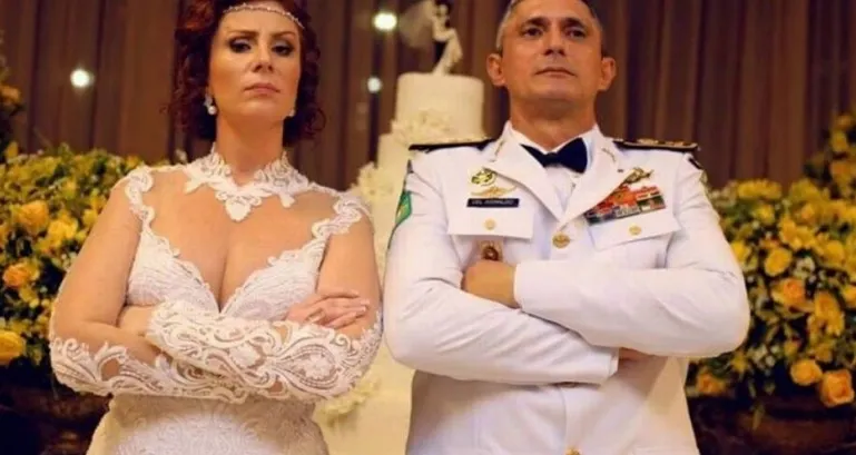 Marido de Carla Zambelli é exonerado em meio à fuga da parlamentar