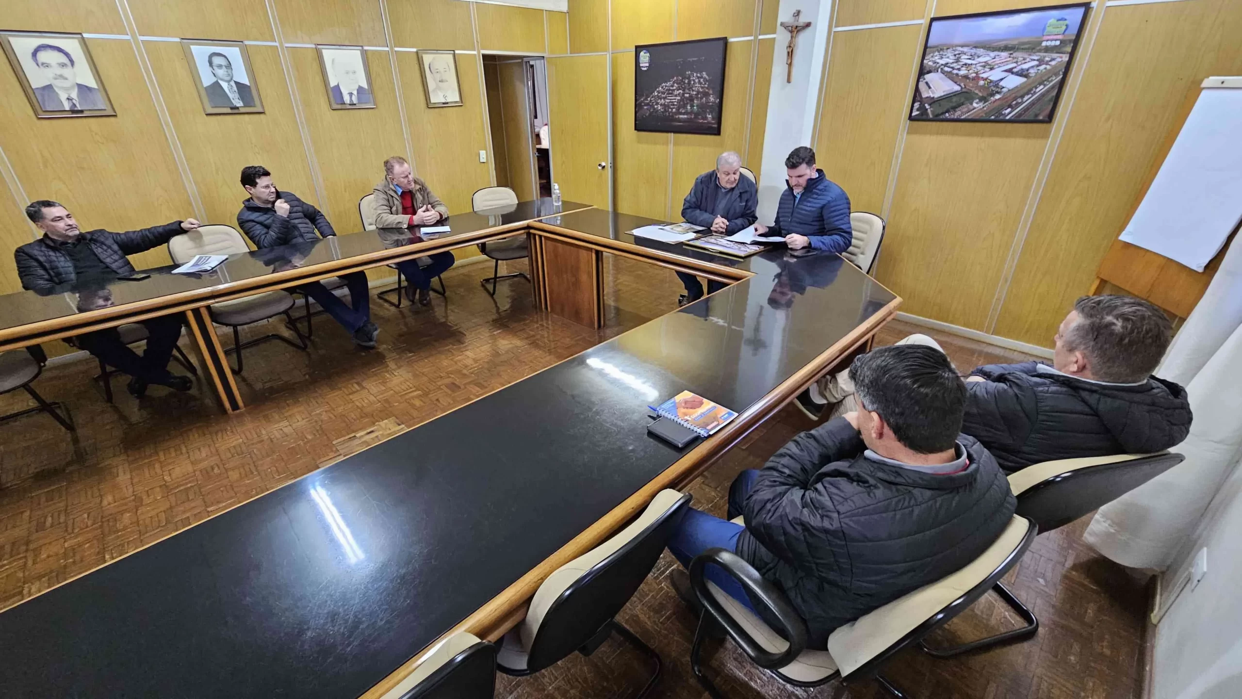 Deputado Lupion visita Coopavel e se diz preocupado com o Plano Safra