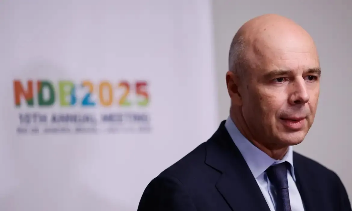 Mesmo sem consenso no Brics, Rússia defende alternativa ao dólar