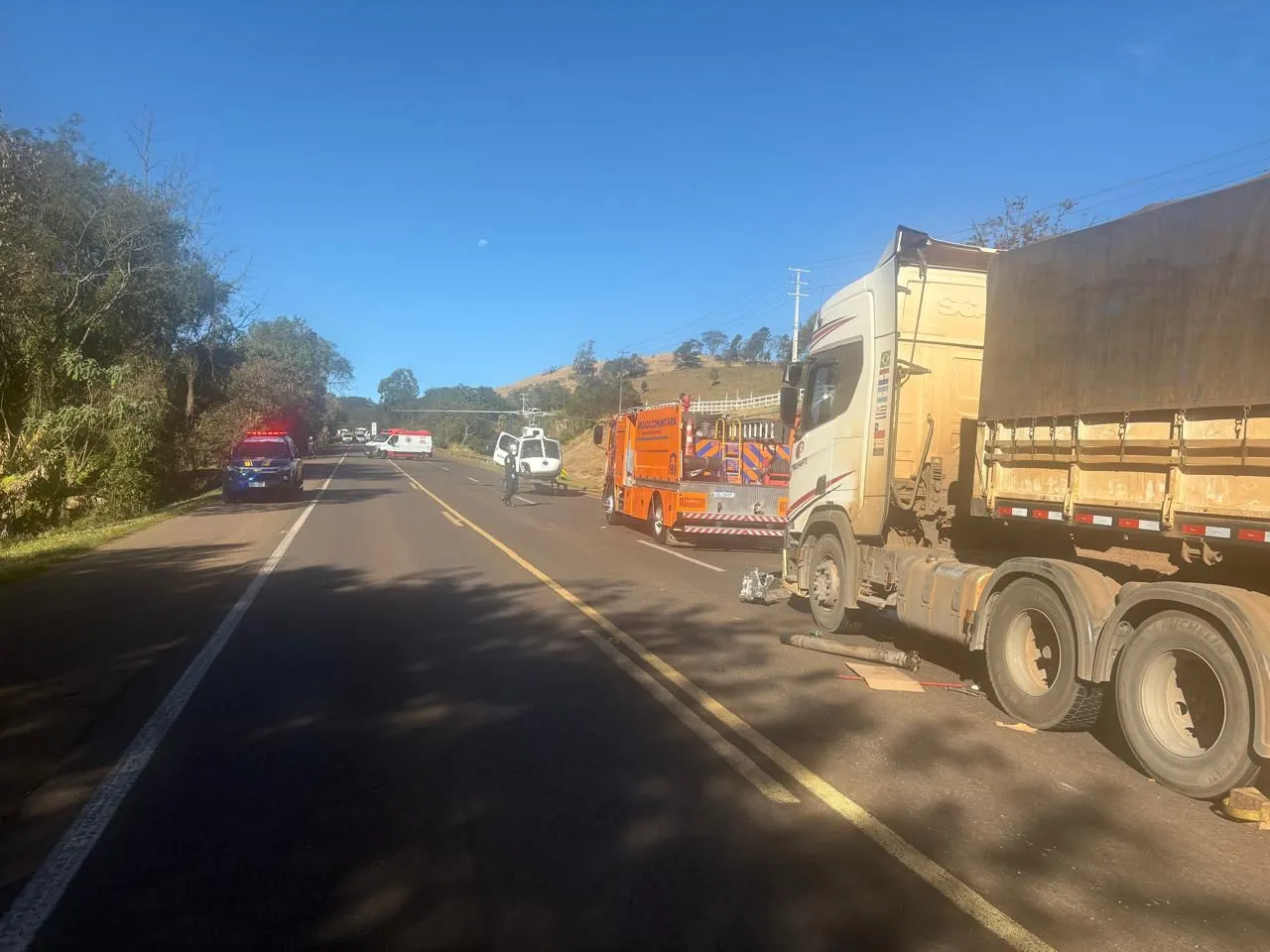 Colisão frontal deixa dois feridos graves e interdita BR-277 em Guaraniaçu