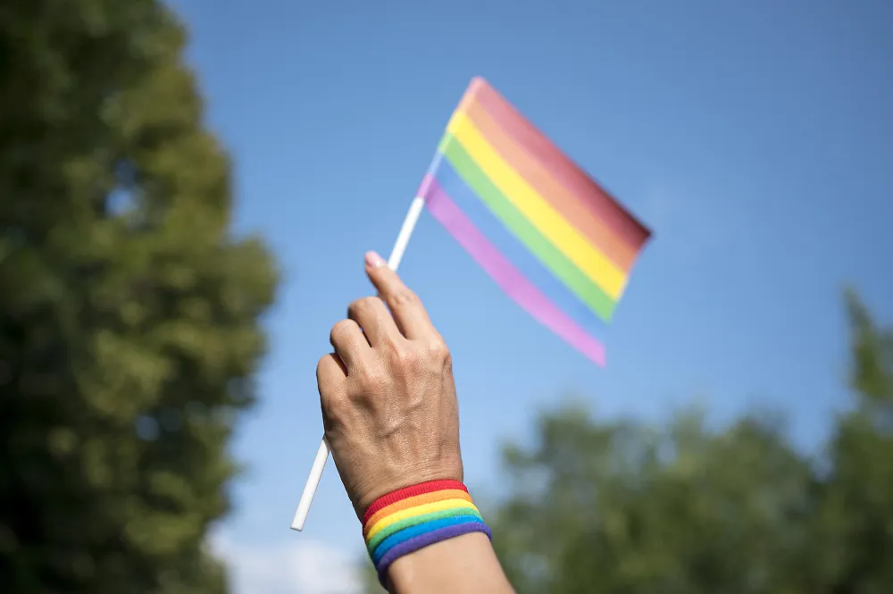 Funcionário de agroindústria receberá R$ 100 mil de indenização por homofobia