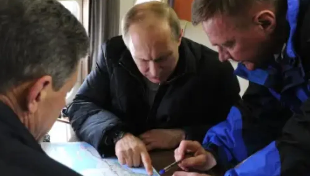 Ministro da Rússia é encontrado morto horas após ser demitido por Putin
