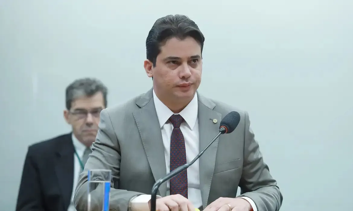 Deputado nega envolvimento com suposto desvio de recursos de município