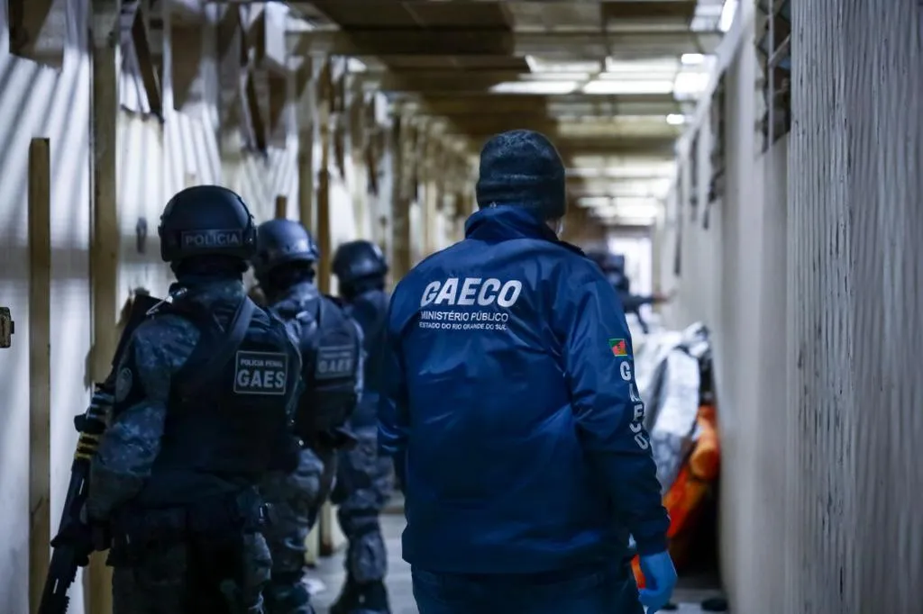 Operação do Gaeco mira ameaças a policiais e tráfico em presídios do RS