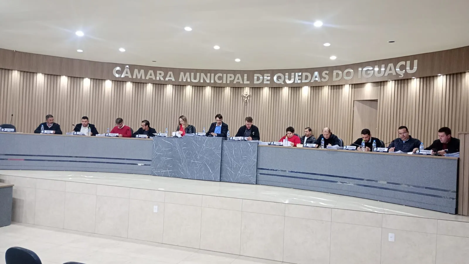 Câmara de Quedas aprova projeto que responsabiliza condutores por multas em veículos oficiais