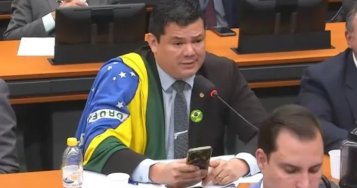 Conselho de Ética abre processo contra deputado que xingou Gleisi Hoffmann
