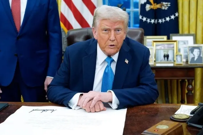 Trump cita Bolsonaro e “censura” às redes ao tarifar Brasil em 50%