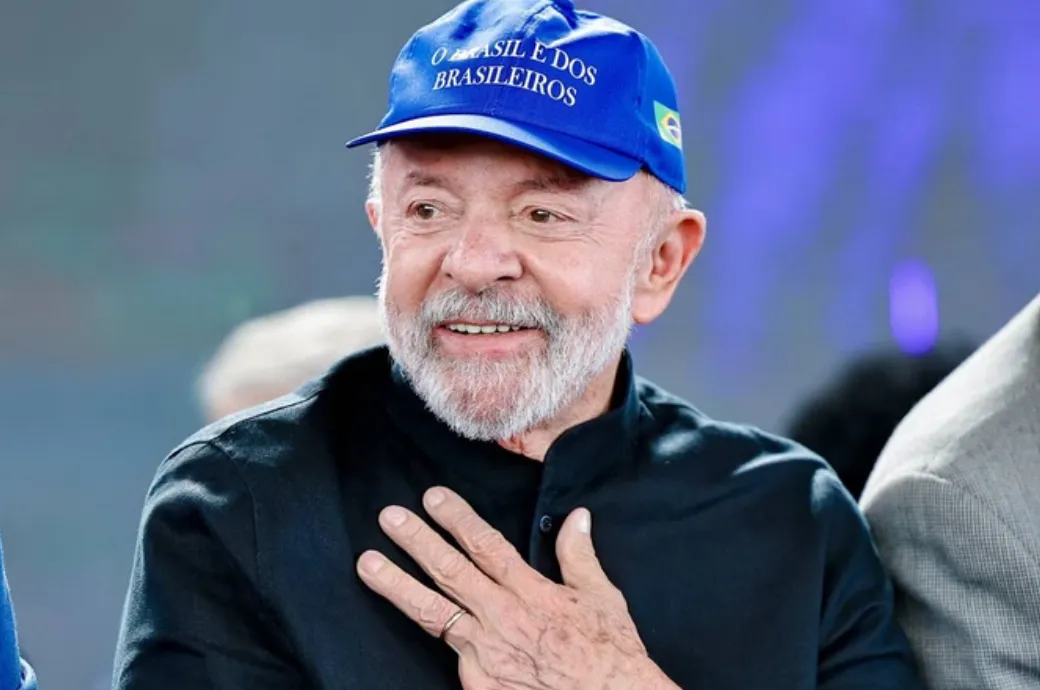 Lula manda recado a Trump e Bolsonaro: “O Brasil não baixará a cabeça”
