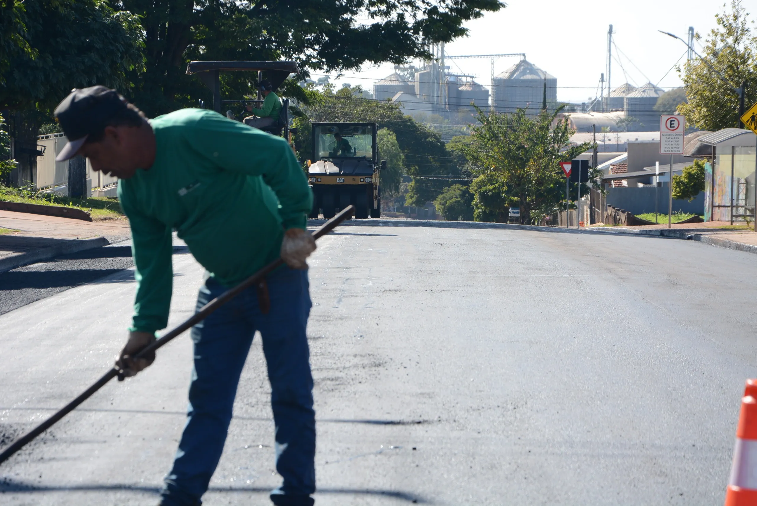 Sete ruas da cidade passam por correções asfálticas sem custo ao município