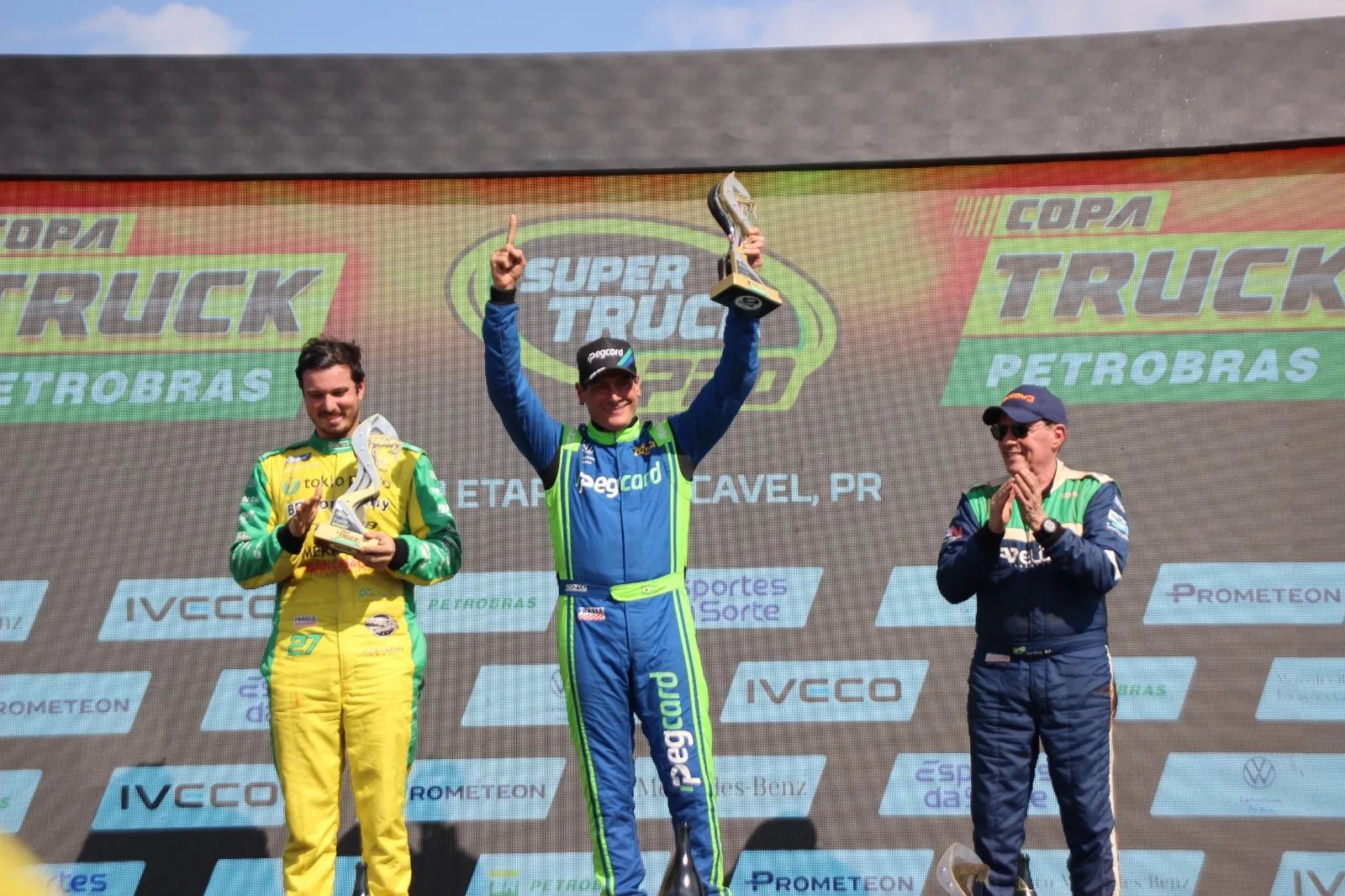 Beto Monteiro tem fim de semana perfeito e vence as duas corridas em Cascavel
