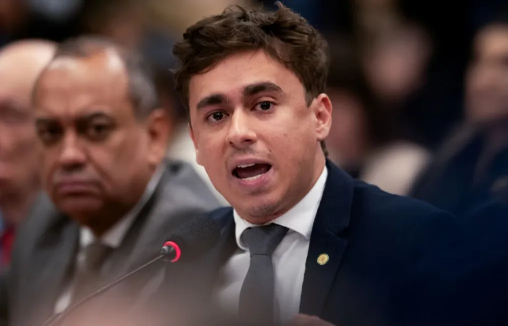 Nikolas Ferreira protocola pedido de impeachment contra Lula