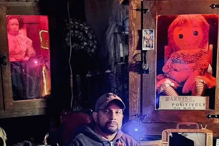 Culpa da Annabelle? Investigador paranormal morre durante turnê com boneca amaldiçoada