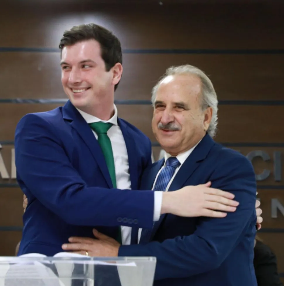 Vice-prefeito Henrique Mecabô assume interinamente a Prefeitura de Cascavel