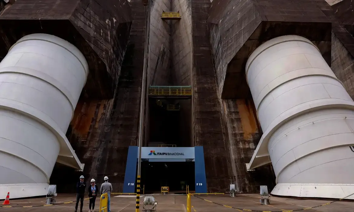 Consumo de IA no Paraguai faz Itaipu estudar construção de 2 turbinas