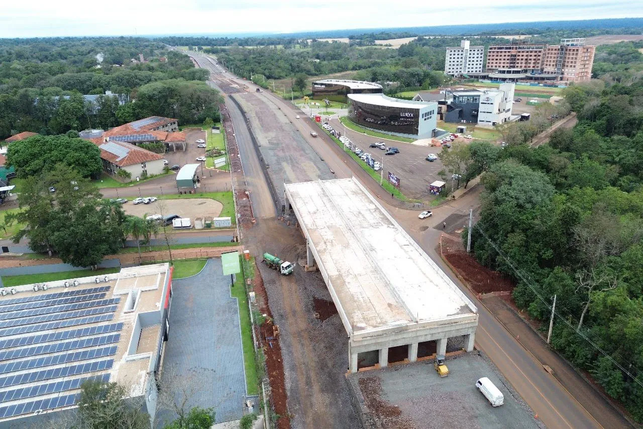 Duplicação da Rodovia das Cataratas chega a 53,1% com serviços em todo o trecho