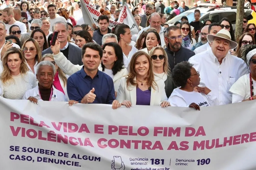 Curi participa de ato contra o feminicídio