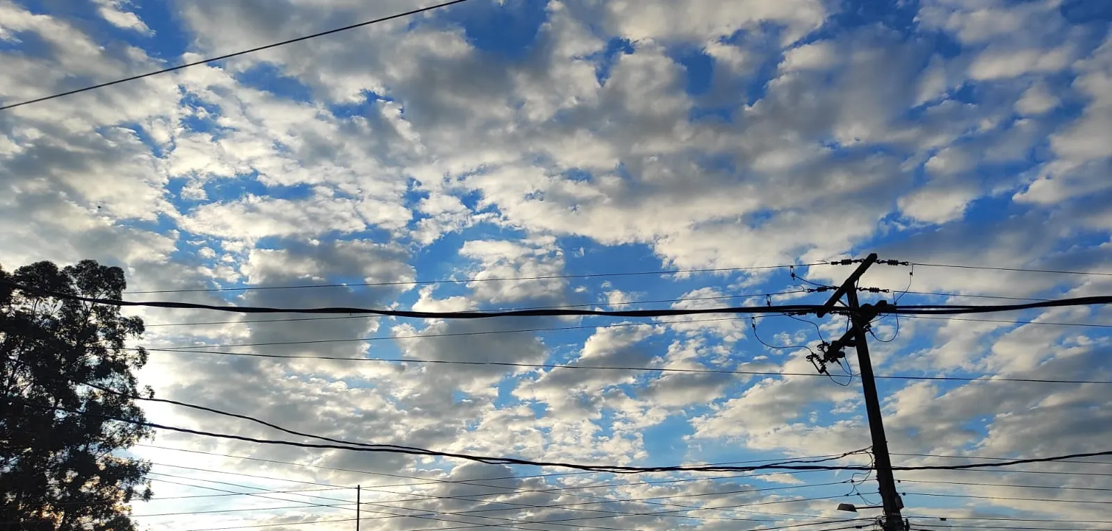 Quarta-feira começa com temperaturas amenas e instabilidade no céu em Cascavel