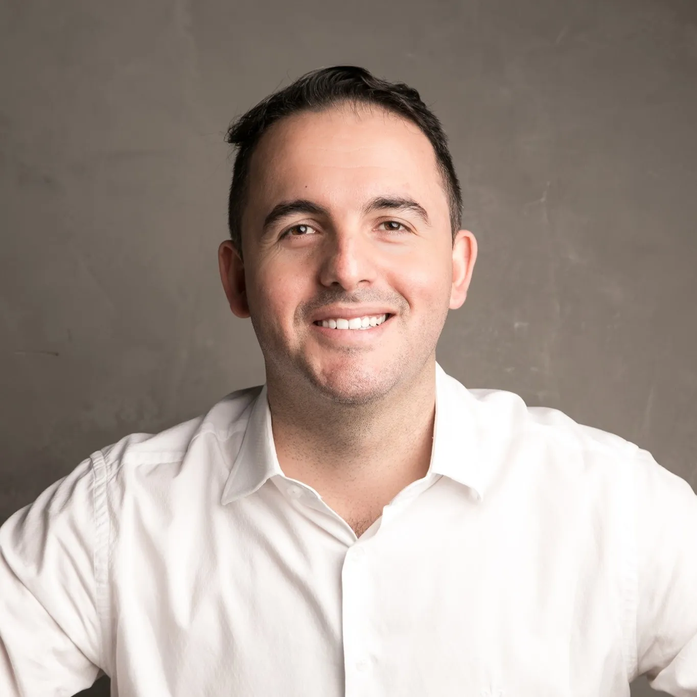 Ex-prefeito de Nova Tebas que cursou medicina durante mandato é réu por improbidade administrativa pelo MP